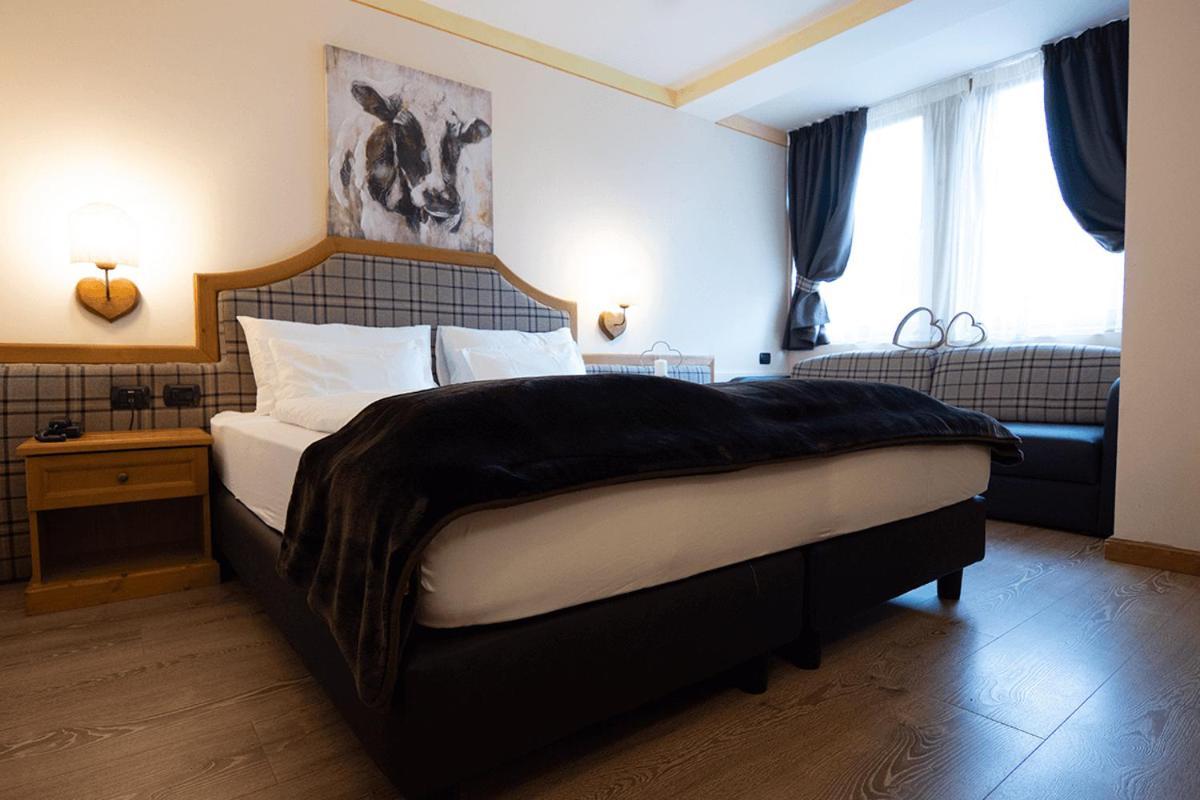 Hotel Al Parco โมเอนา ภายนอก รูปภาพ