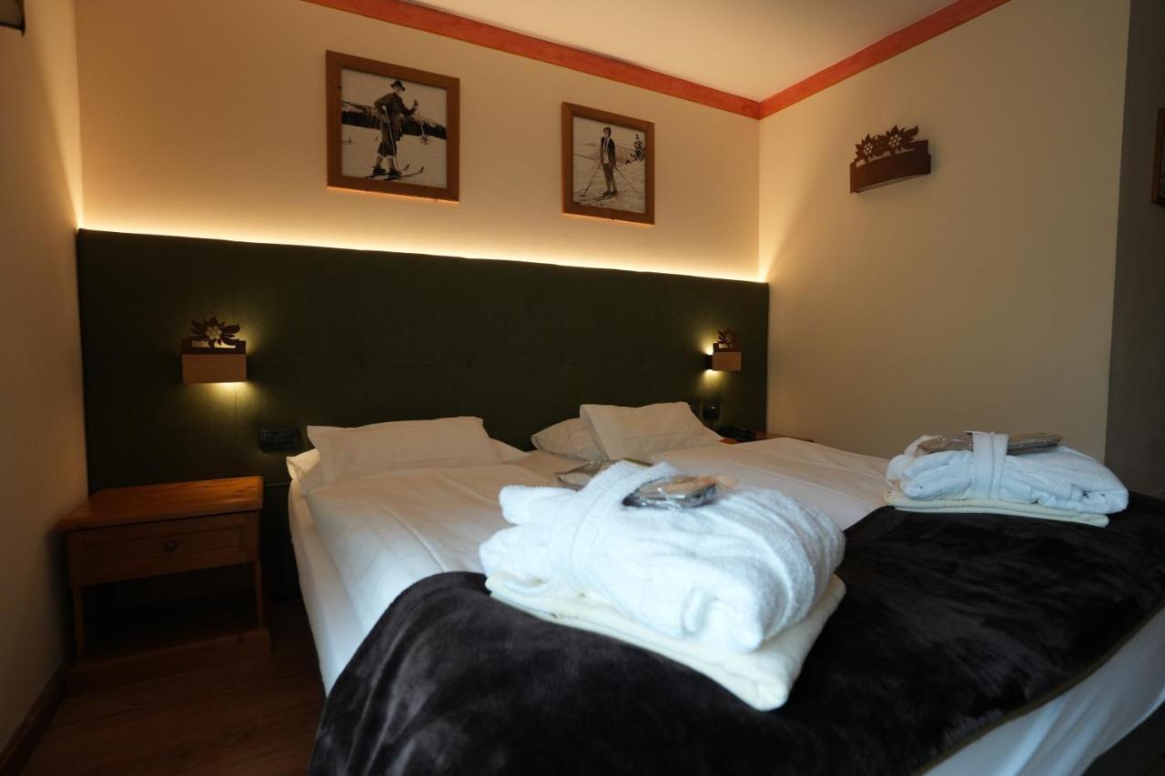 Hotel Al Parco โมเอนา ภายนอก รูปภาพ